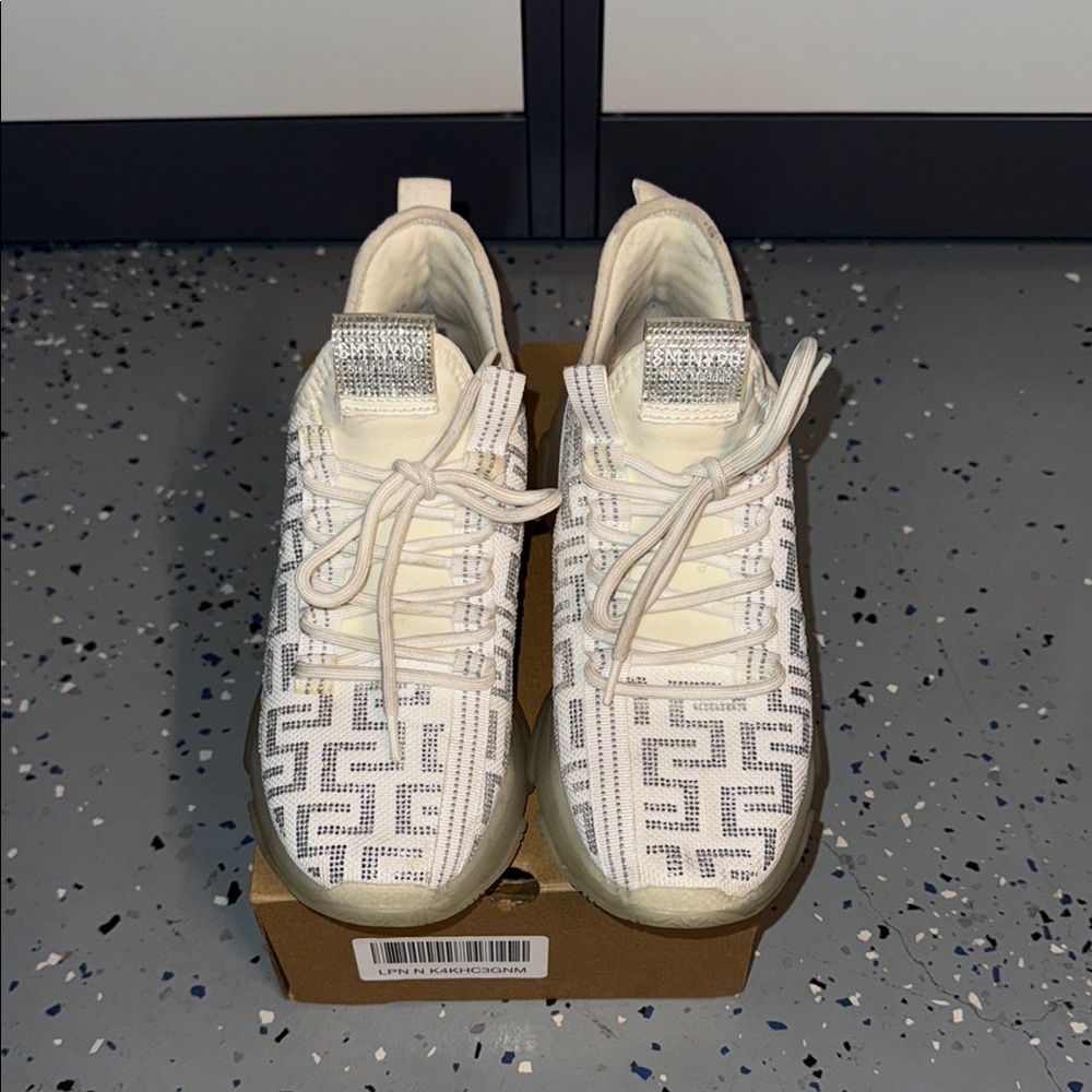 STEVE MADDEN White/Silver Sneakers